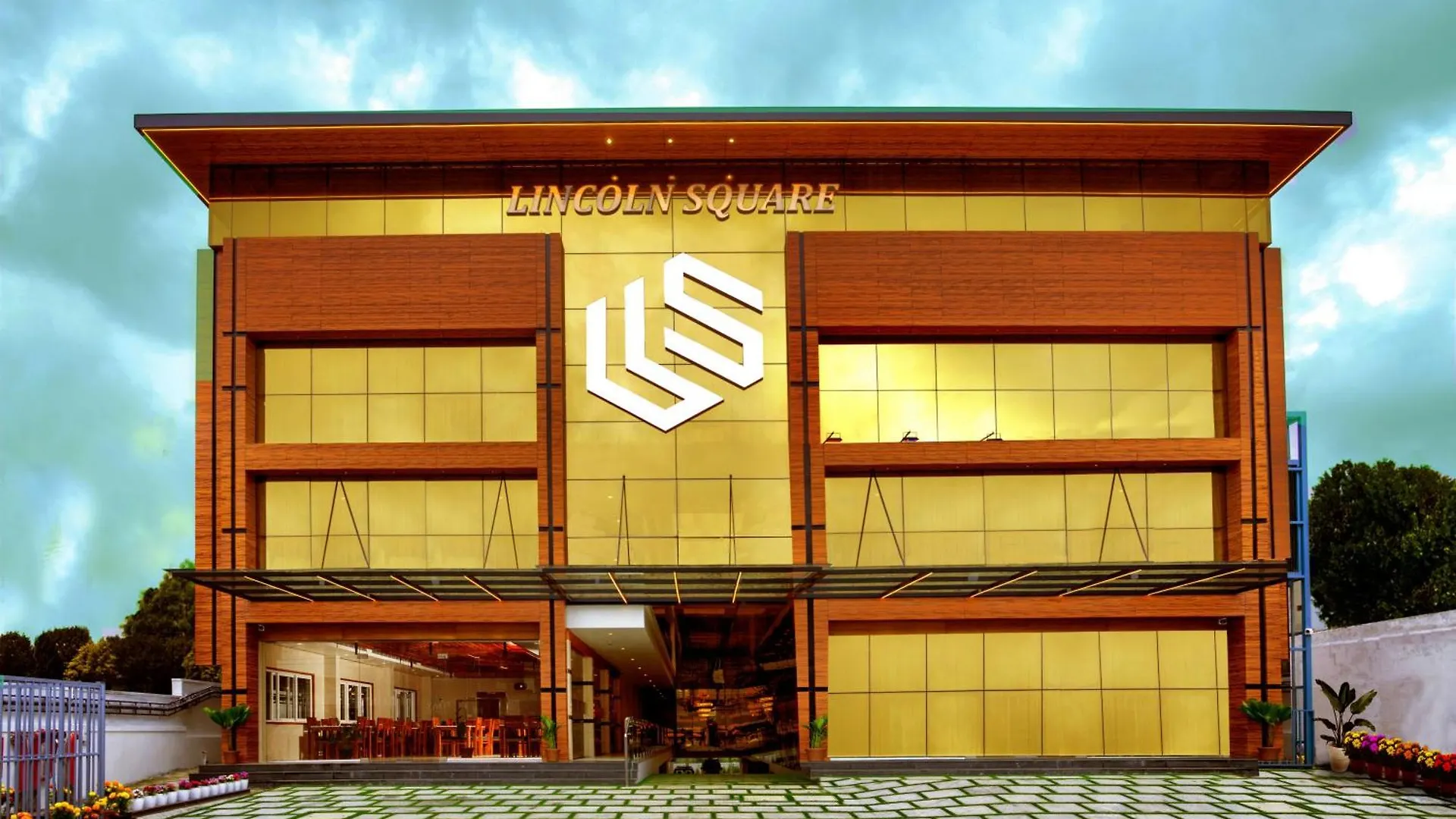 Hotel Lincoln Square Thekkady